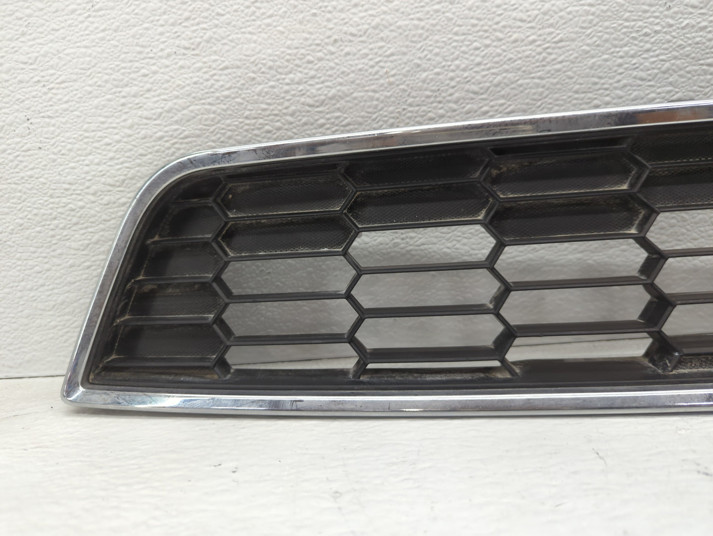 2012-2016 Chevrolet Sonic Front Grille Bumper Not Included - Oemusedautoparts1.com