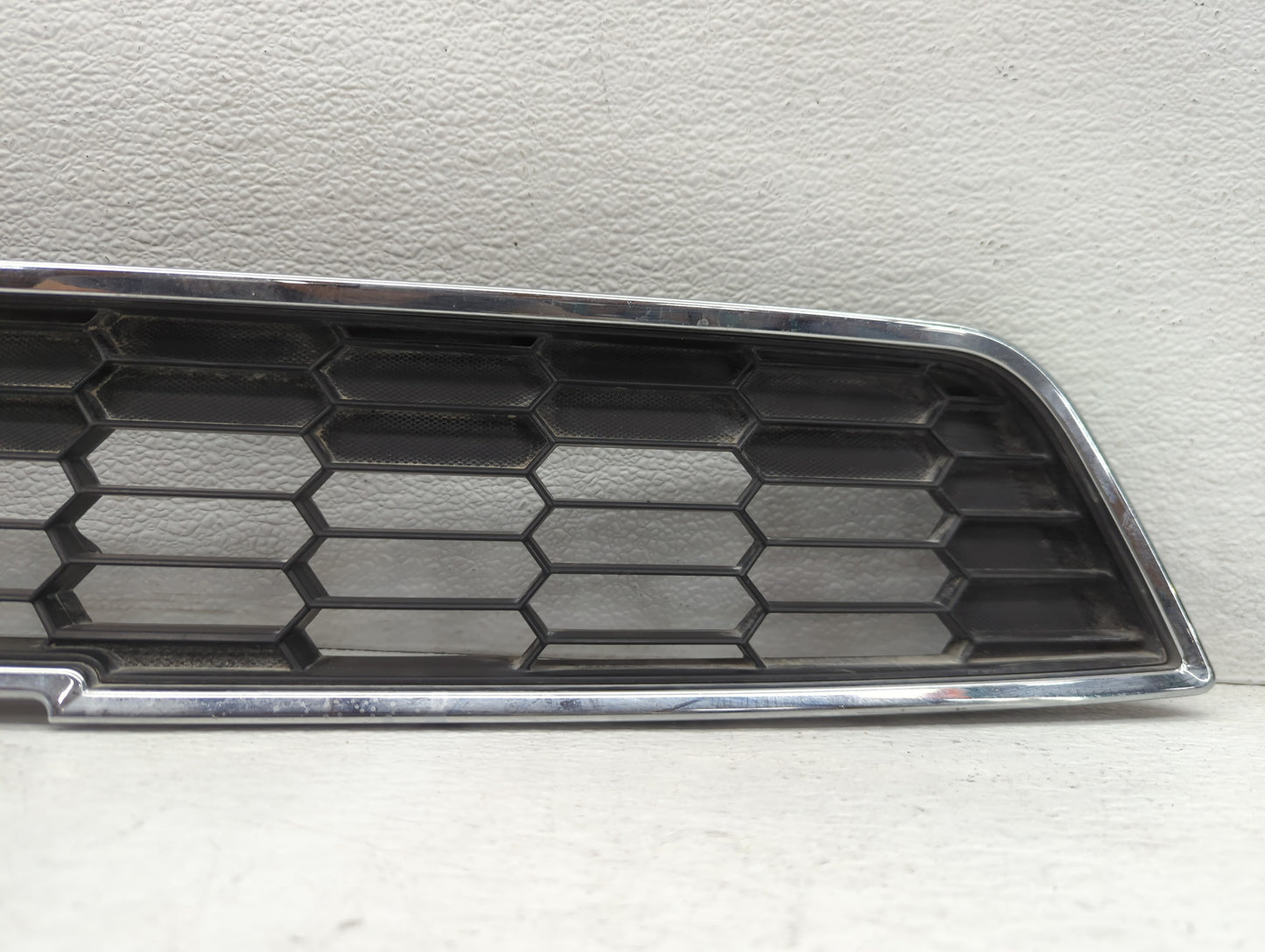 2012-2016 Chevrolet Sonic Front Grille Bumper Not Included - Oemusedautoparts1.com