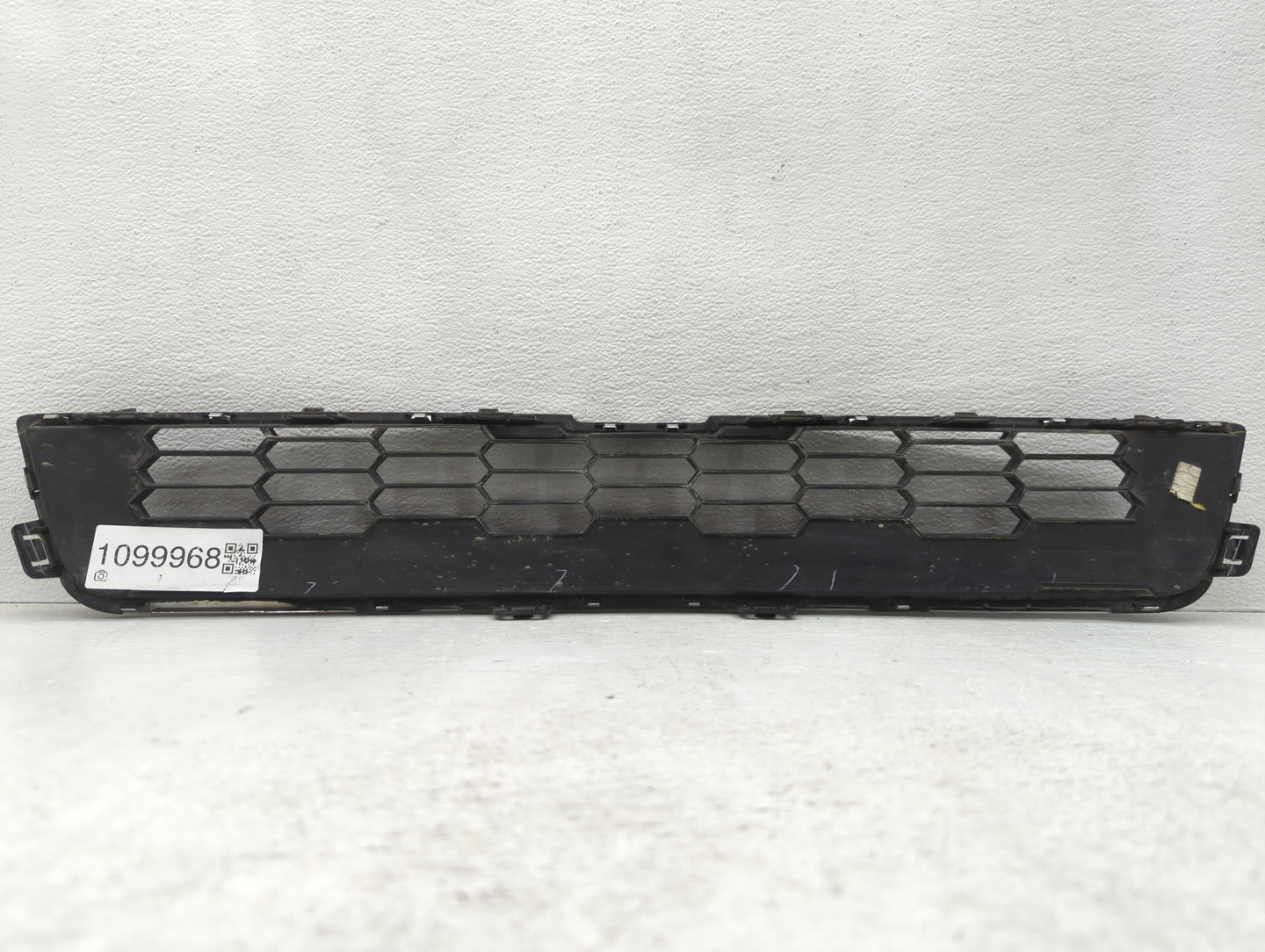 2012-2016 Chevrolet Sonic Front Grille Bumper Not Included - Oemusedautoparts1.com