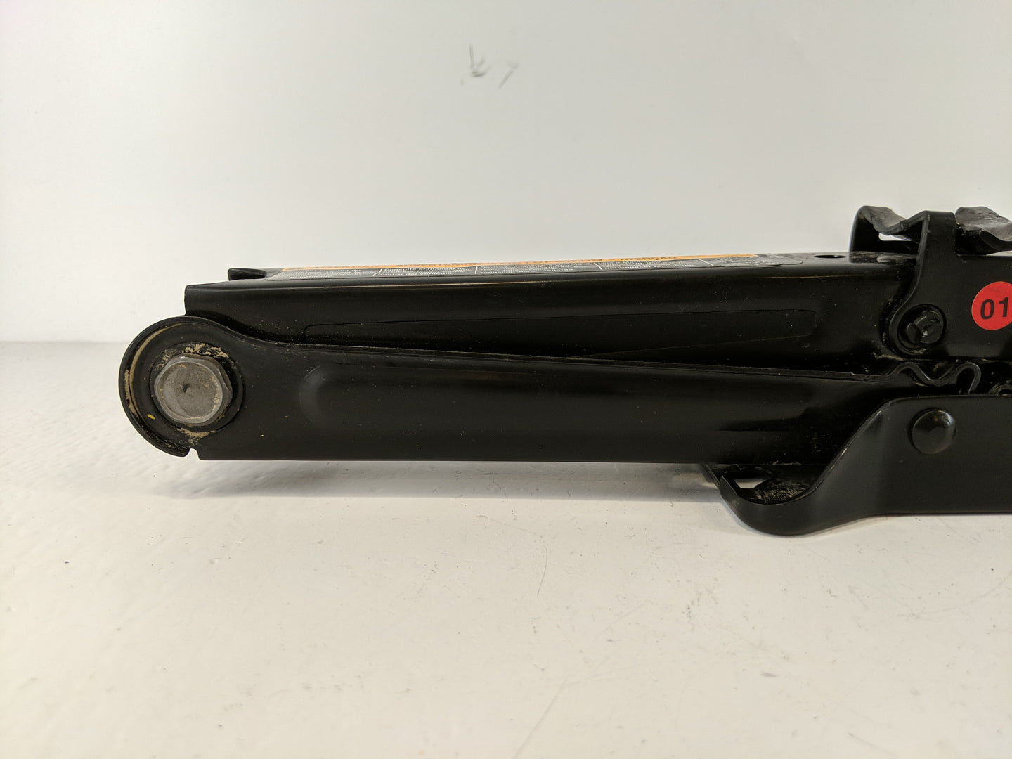 2013 Chevrolet Sonic Spare Scissor Car Jack 1100914 - Oemusedautoparts1.com
