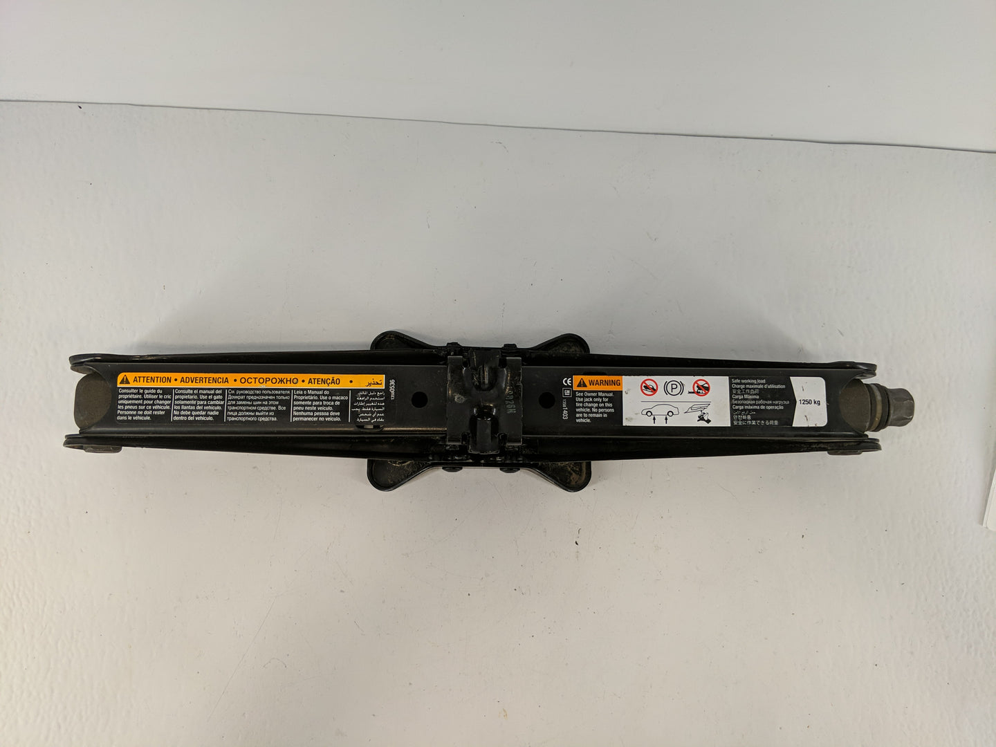 2013 Chevrolet Sonic Spare Scissor Car Jack 1100914 - Oemusedautoparts1.com