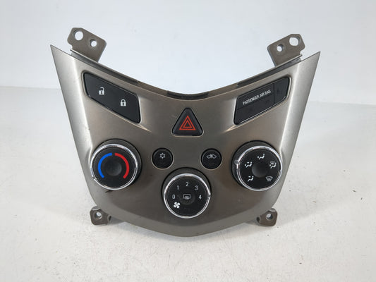 2013 Chevrolet Sonic Climate Control Module Temperature AC/Heater Replacement P/N:92282239 Fits OEM Used Auto Parts - Oemuse