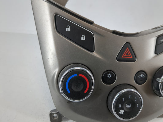 2013 Chevrolet Sonic Climate Control Module Temperature AC/Heater Replacement P/N:92282239 Fits OEM Used Auto Parts