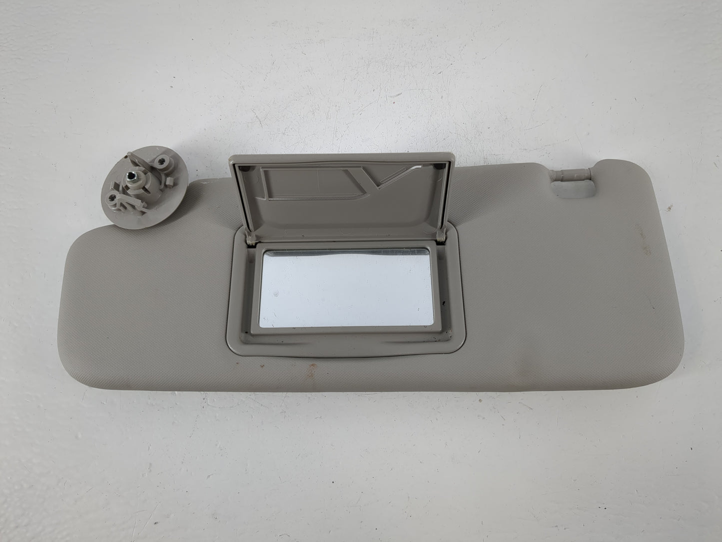 2012-2019 Chevrolet Sonic Sun Visor Shade Replacement Passenger Right Mirror Fits Fits 2012 2013 2014 2015 2016 2017 2018 20