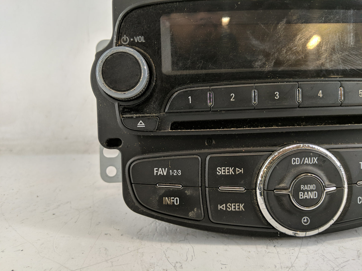 2013 Chevrolet Sonic Radio AM FM Cd Player Receiver Replacement P/N:AGC-1056AT 9209A-AGC1056AT, 95315734 Fits OEM Used Auto 