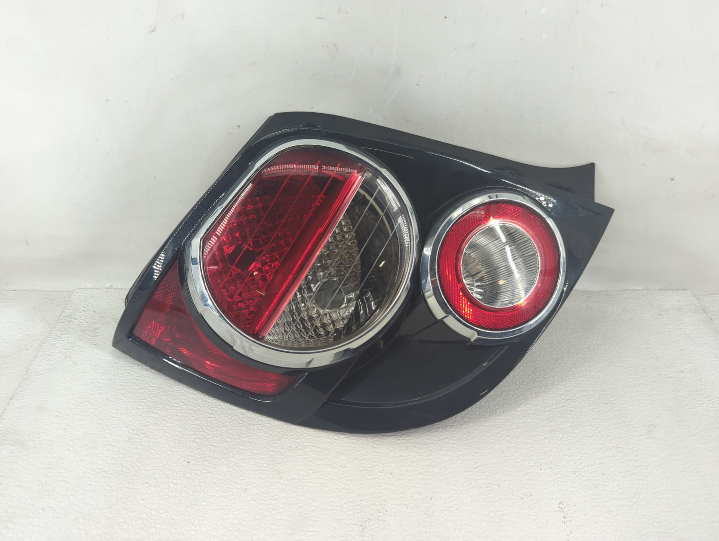 2012-2016 Chevrolet Sonic Tail Light Assembly Driver Left OEM P/N:42407868 Fits Fits 2012 2013 2014 2015 2016 OEM Used Auto 