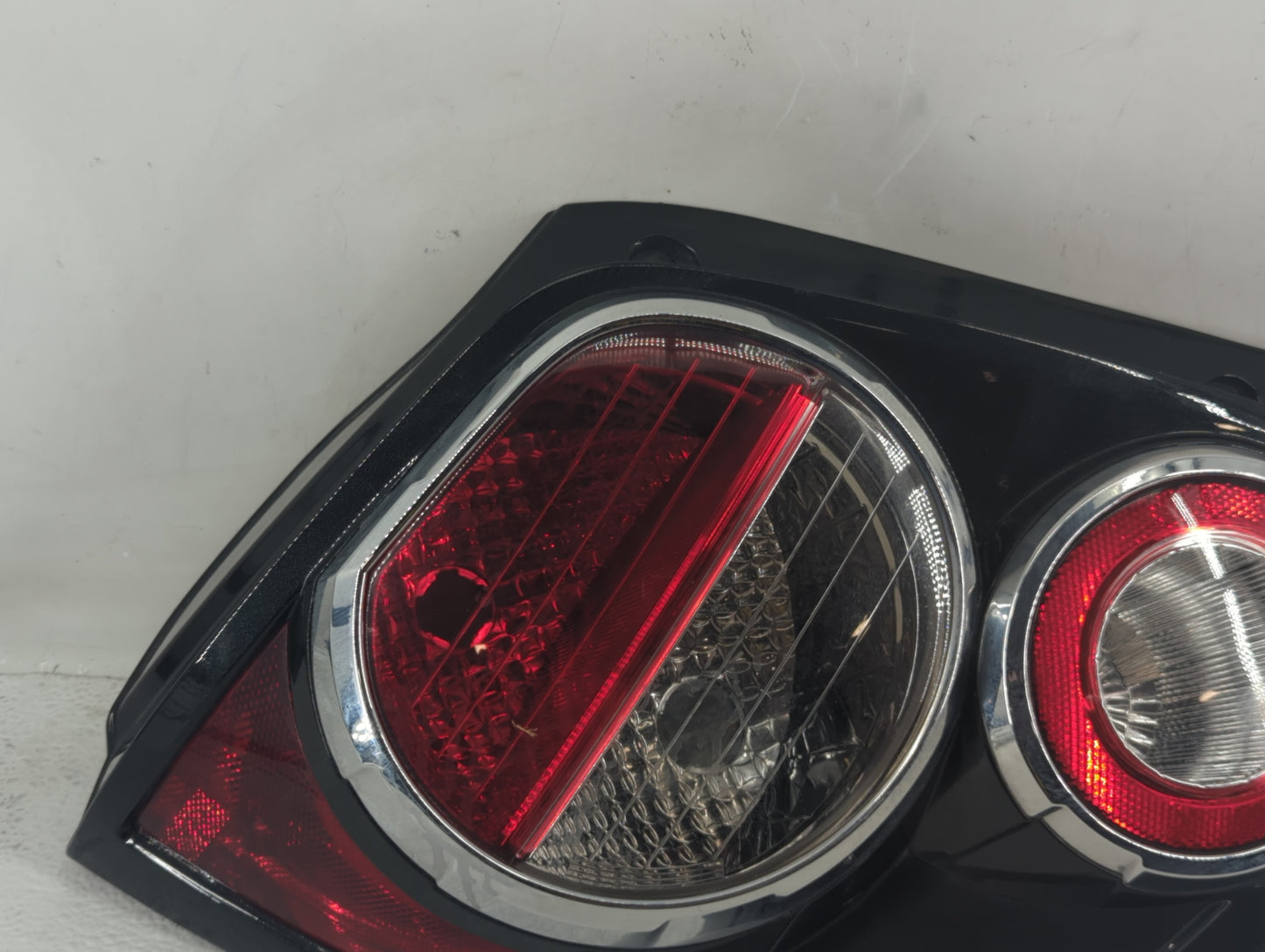 2012-2016 Chevrolet Sonic Tail Light Assembly Driver Left OEM P/N:42407868 Fits Fits 2012 2013 2014 2015 2016 OEM Used Auto 