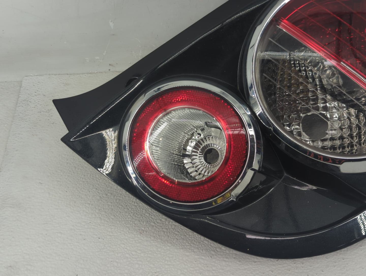 2012-2016 Chevrolet Sonic Tail Light Assembly Passenger Right OEM P/N:95470357 Fits Fits 2012 2013 2014 2015 2016 OEM Used A