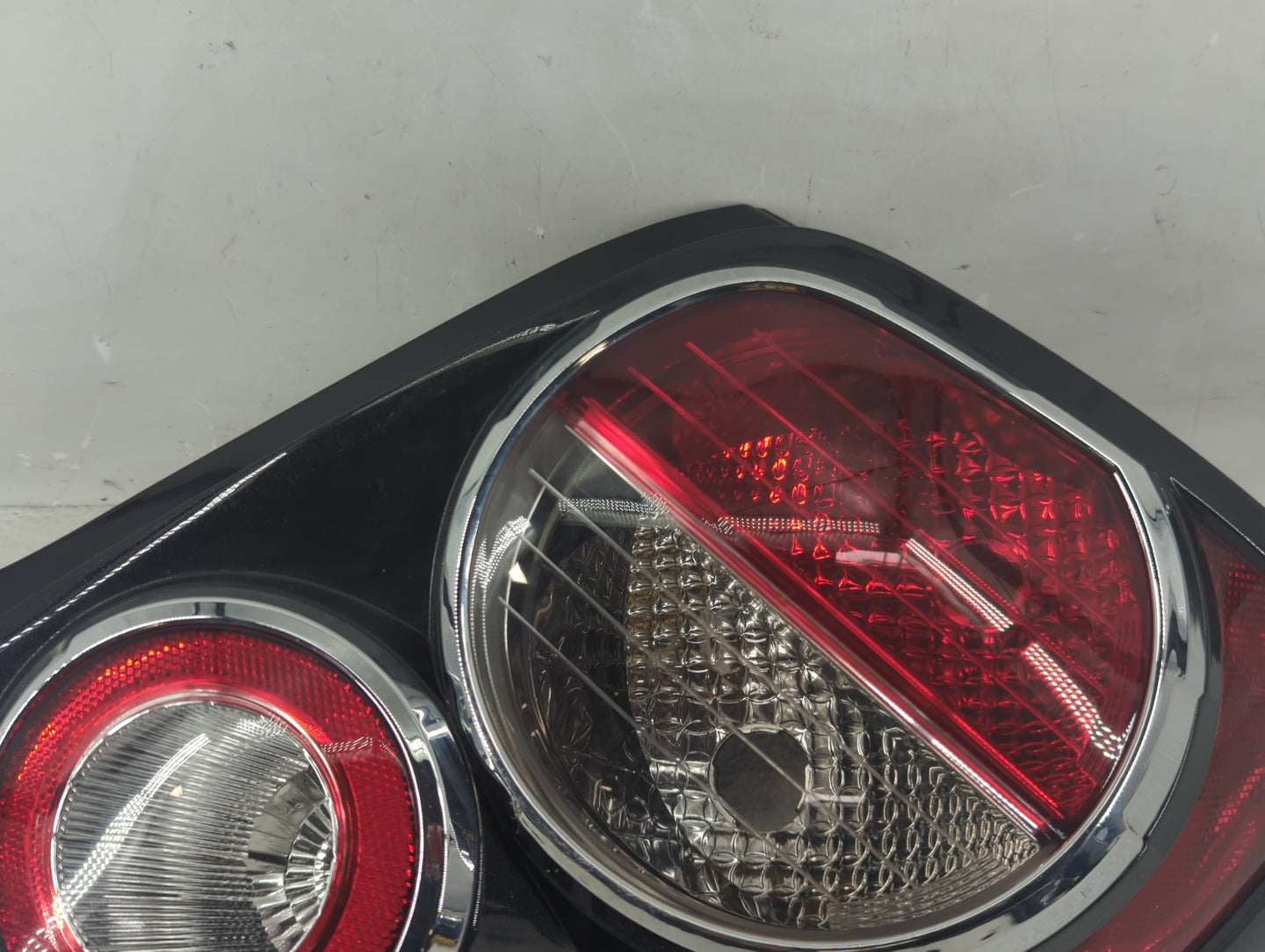 2012-2016 Chevrolet Sonic Tail Light Assembly Passenger Right OEM P/N:95470357 Fits Fits 2012 2013 2014 2015 2016 OEM Used A
