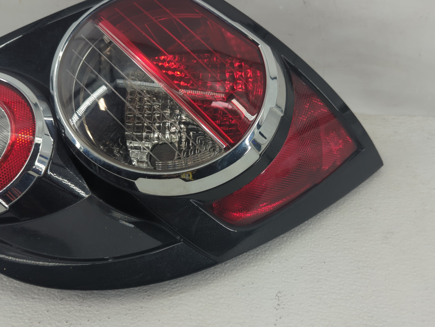 2012-2016 Chevrolet Sonic Tail Light Assembly Passenger Right OEM P/N:95470357 Fits Fits 2012 2013 2014 2015 2016 OEM Used A