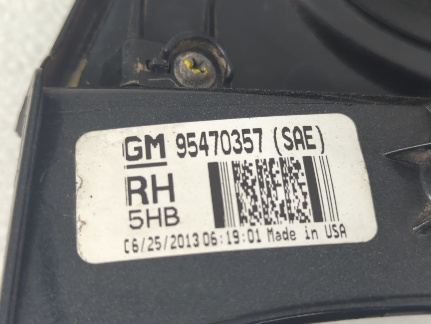 2012-2016 Chevrolet Sonic Tail Light Assembly Passenger Right OEM P/N:95470357 Fits Fits 2012 2013 2014 2015 2016 OEM Used A