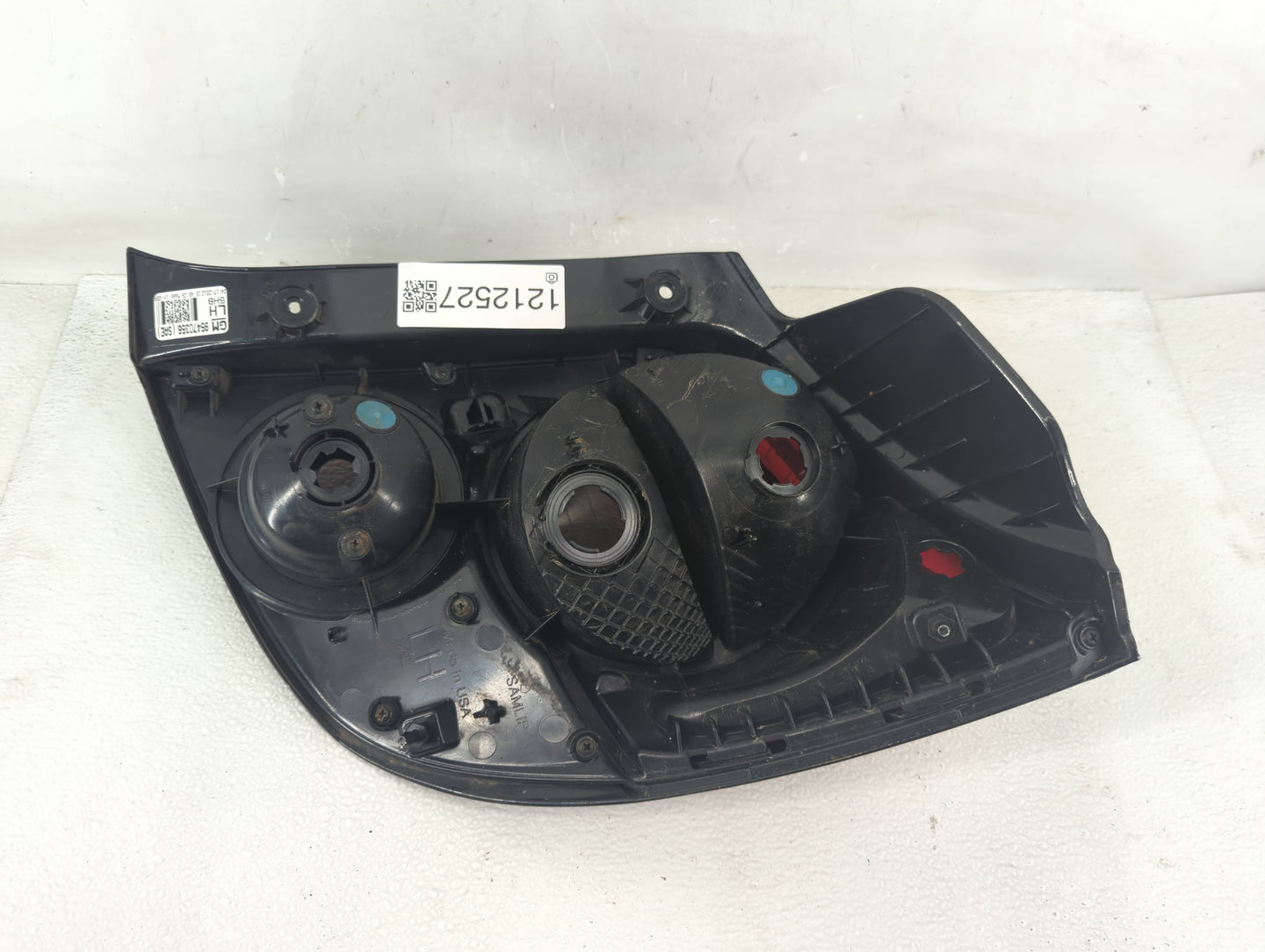 2012-2016 Chevrolet Sonic Tail Light Assembly Driver Left OEM P/N:42407868 Fits Fits 2012 2013 2014 2015 2016 OEM Used Auto 