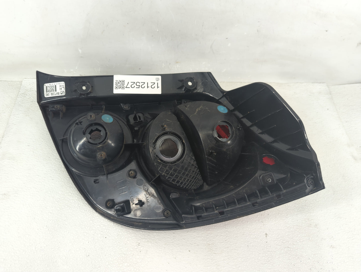 2012-2016 Chevrolet Sonic Tail Light Assembly Driver Left OEM P/N:42407868 Fits Fits 2012 2013 2014 2015 2016 OEM Used Auto 