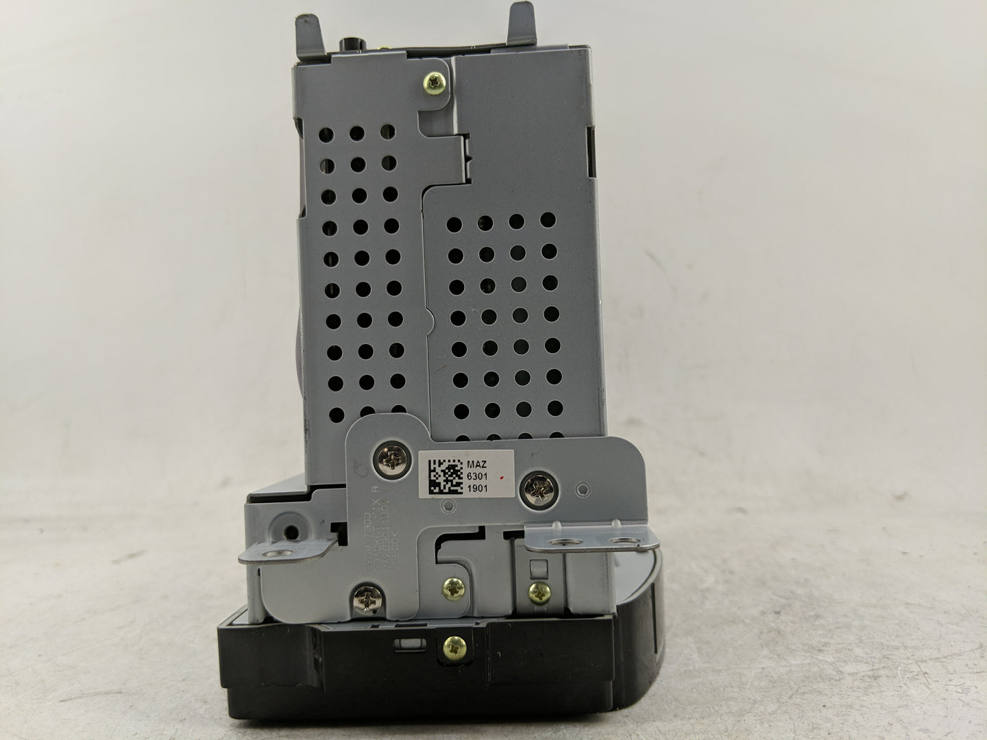 2013 Chevrolet Sonic Radio AM FM Cd Player Receiver Replacement P/N:95297522 Fits OEM Used Auto Parts - Oemusedautoparts1.co