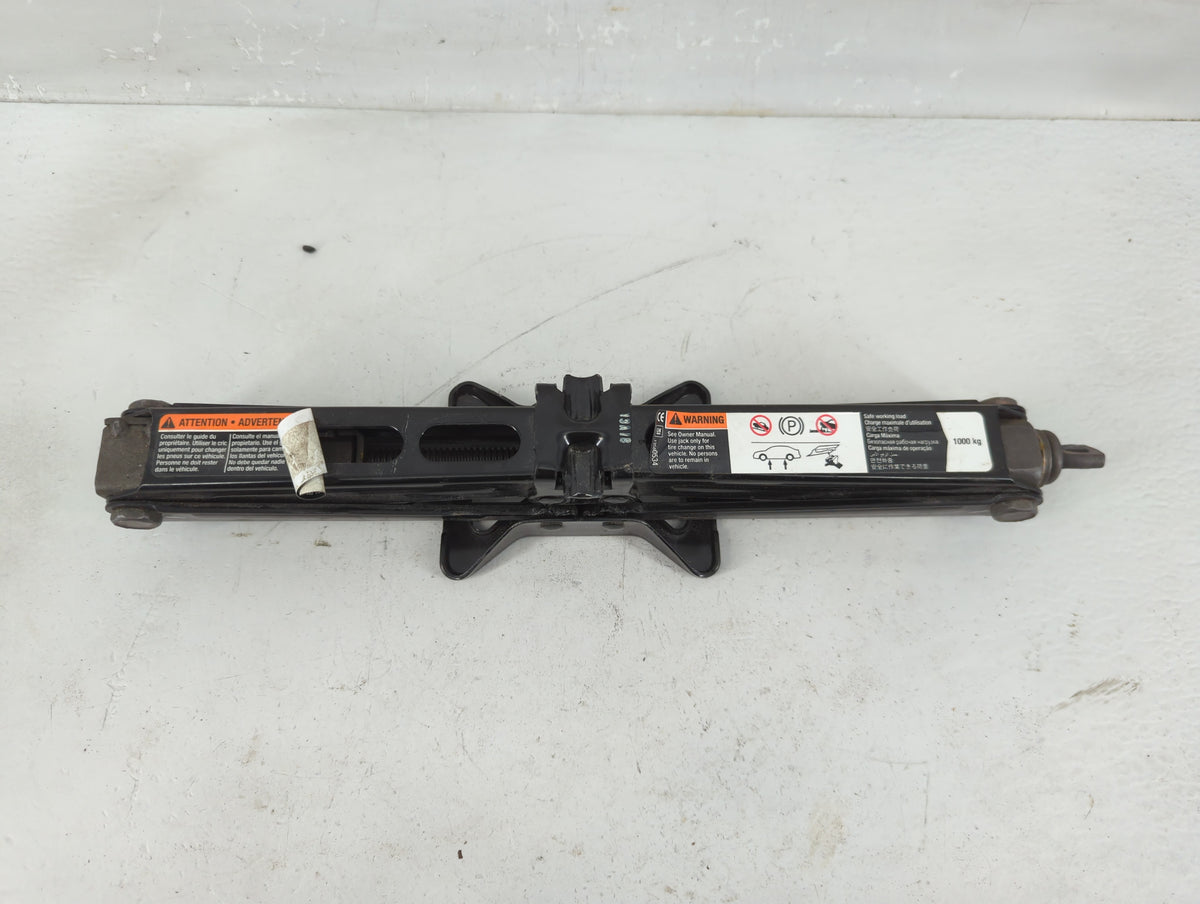 2013 Chevrolet Sonic Spare Scissor Car Jack 1241669 - Oemusedautoparts1.com