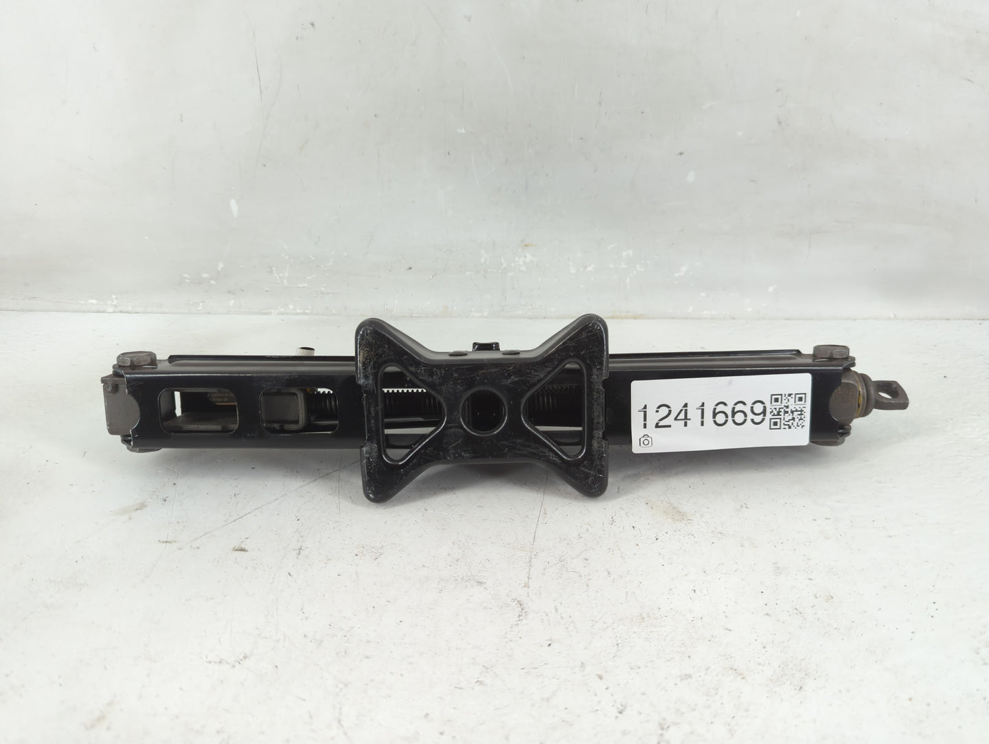 2013 Chevrolet Sonic Spare Scissor Car Jack - Oemusedautoparts1.com
