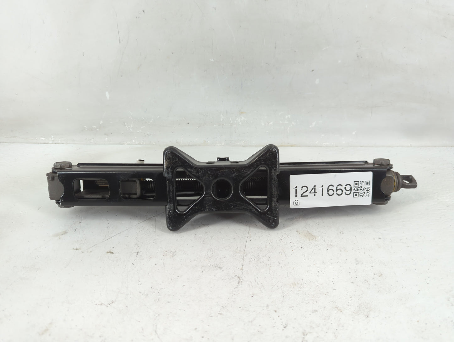 2013 Chevrolet Sonic Spare Scissor Car Jack - Oemusedautoparts1.com