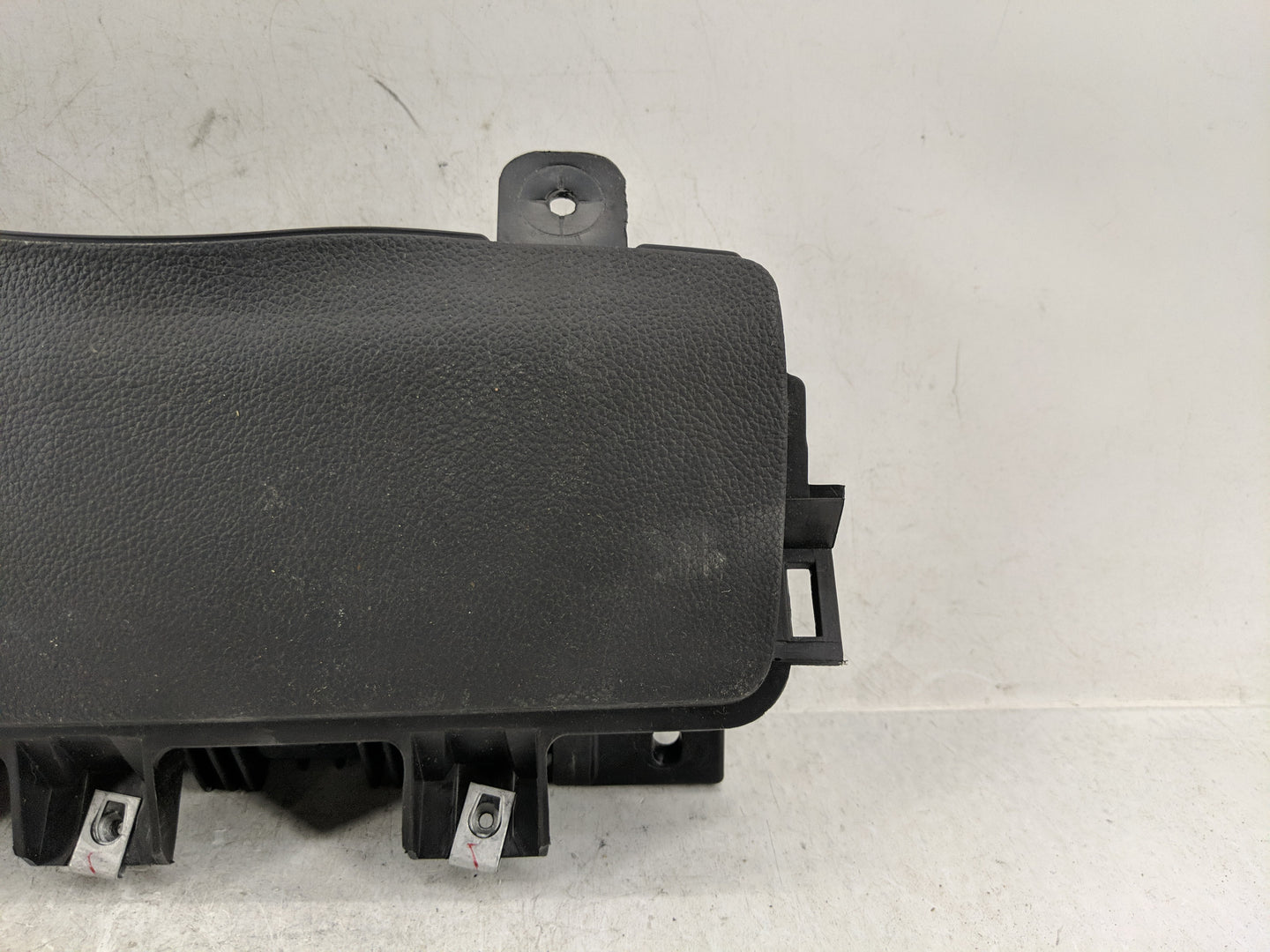 2012-2019 Chevrolet Sonic Air Bag Driver Left Knee Oem - Oemusedautoparts1.com