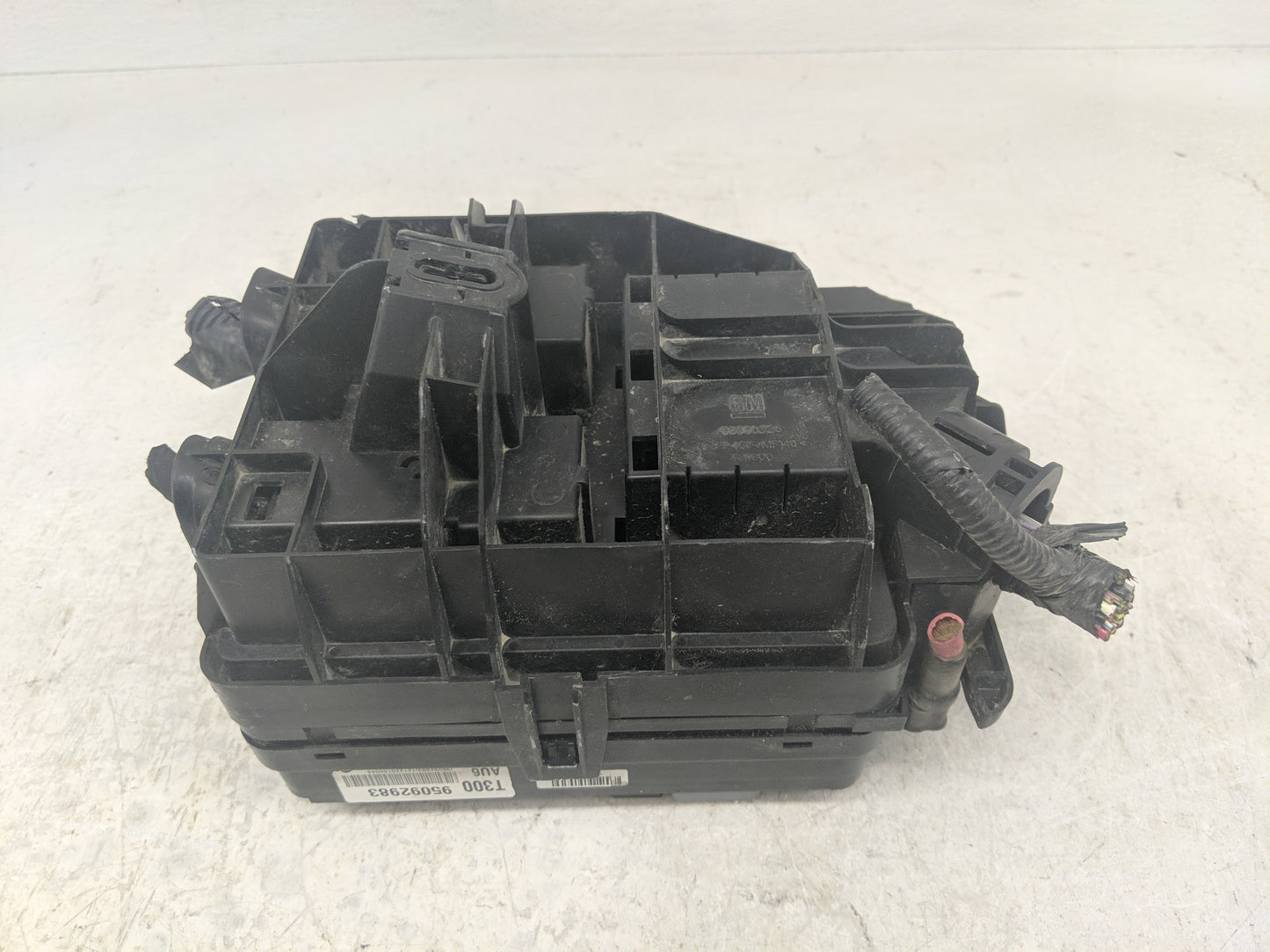 2012-2013 Chevrolet Sonic Fusebox Fuse Box Panel Relay Module Fits Fits 2012 2013 OEM Used Auto Parts - Oemusedautoparts1.co