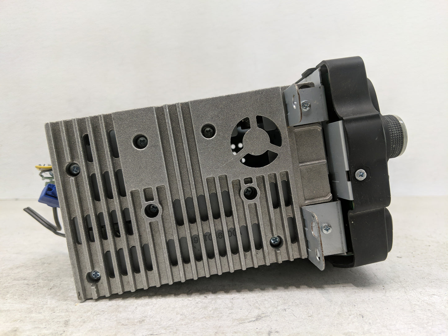 2013 Chevrolet Sonic Radio AM FM Cd Player Receiver Replacement P/N:95242290 95315709 Fits OEM Used Auto Parts - Oemusedauto