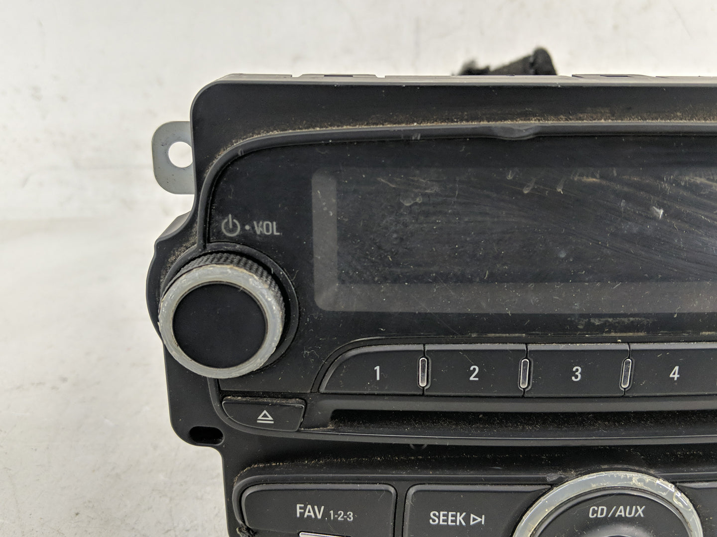 2013 Chevrolet Sonic Radio AM FM Cd Player Receiver Replacement P/N:95242290 Fits OEM Used Auto Parts - Oemusedautoparts1.co