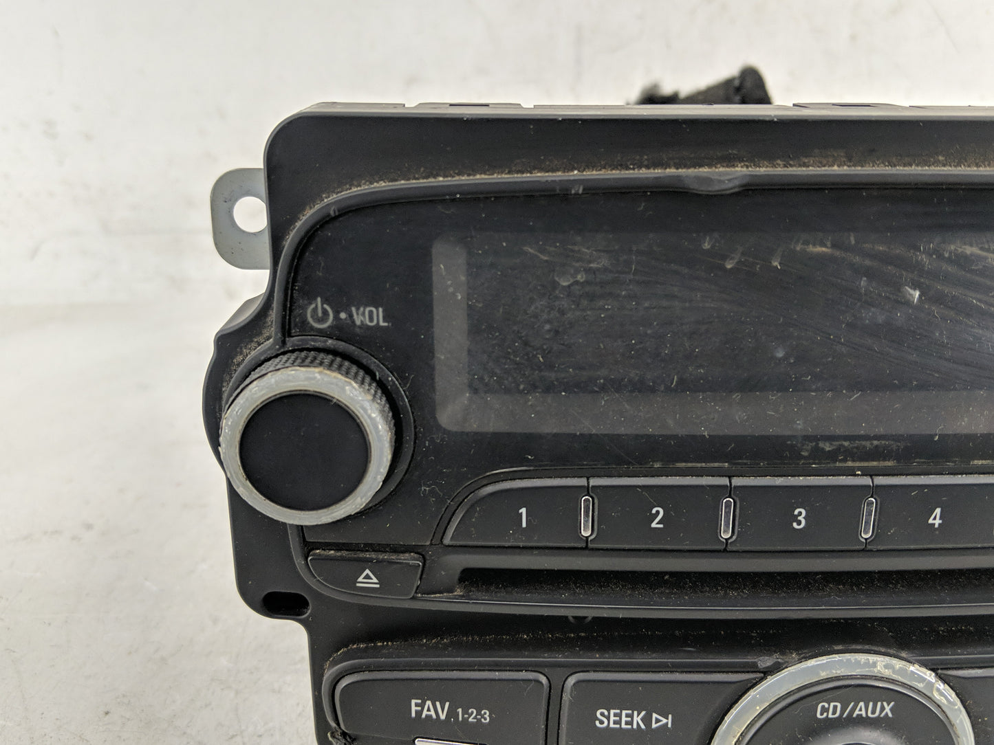2013 Chevrolet Sonic Radio AM FM Cd Player Receiver Replacement P/N:95242290 Fits OEM Used Auto Parts - Oemusedautoparts1.co
