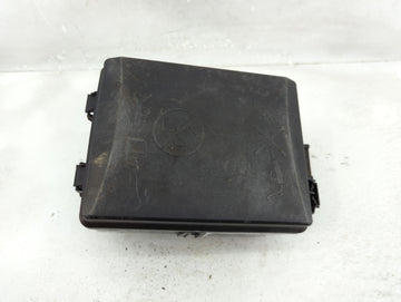 2014-2016 Chevrolet Sonic Fusebox Fuse Box Panel Relay Module P/N:95092983 95092982, 95315649 Fits Fits 2014 2015 2016 OEM U