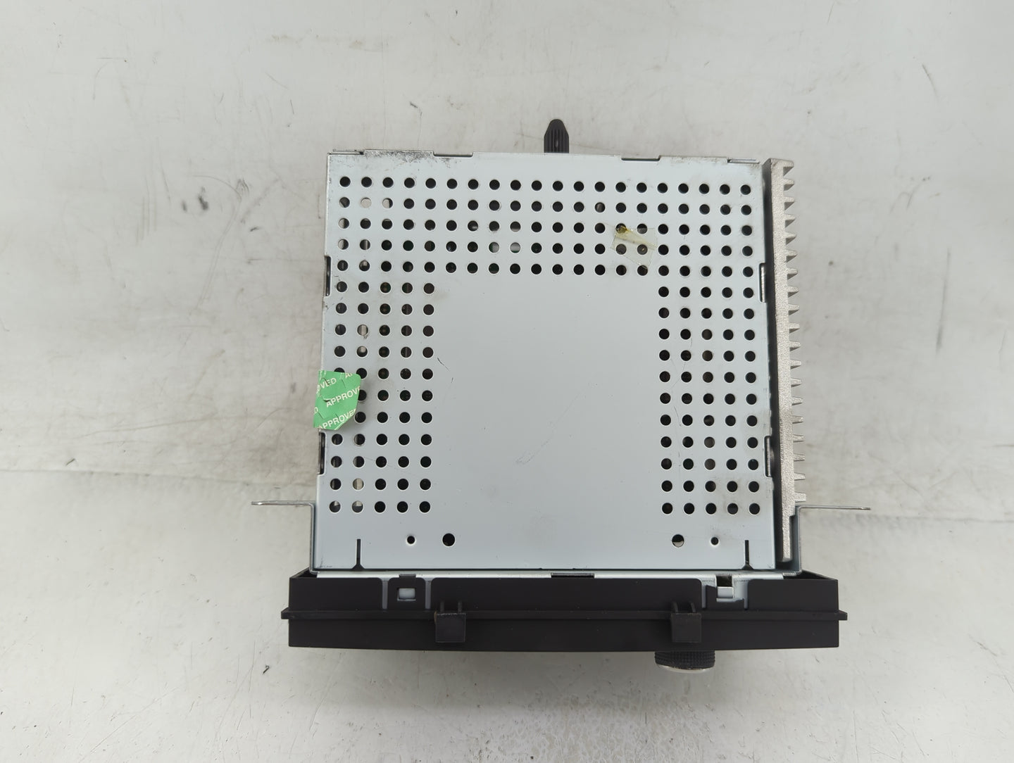 2013 Chevrolet Sonic Radio AM FM Cd Player Receiver Replacement P/N:95315709 Fits OEM Used Auto Parts - Oemusedautoparts1.co