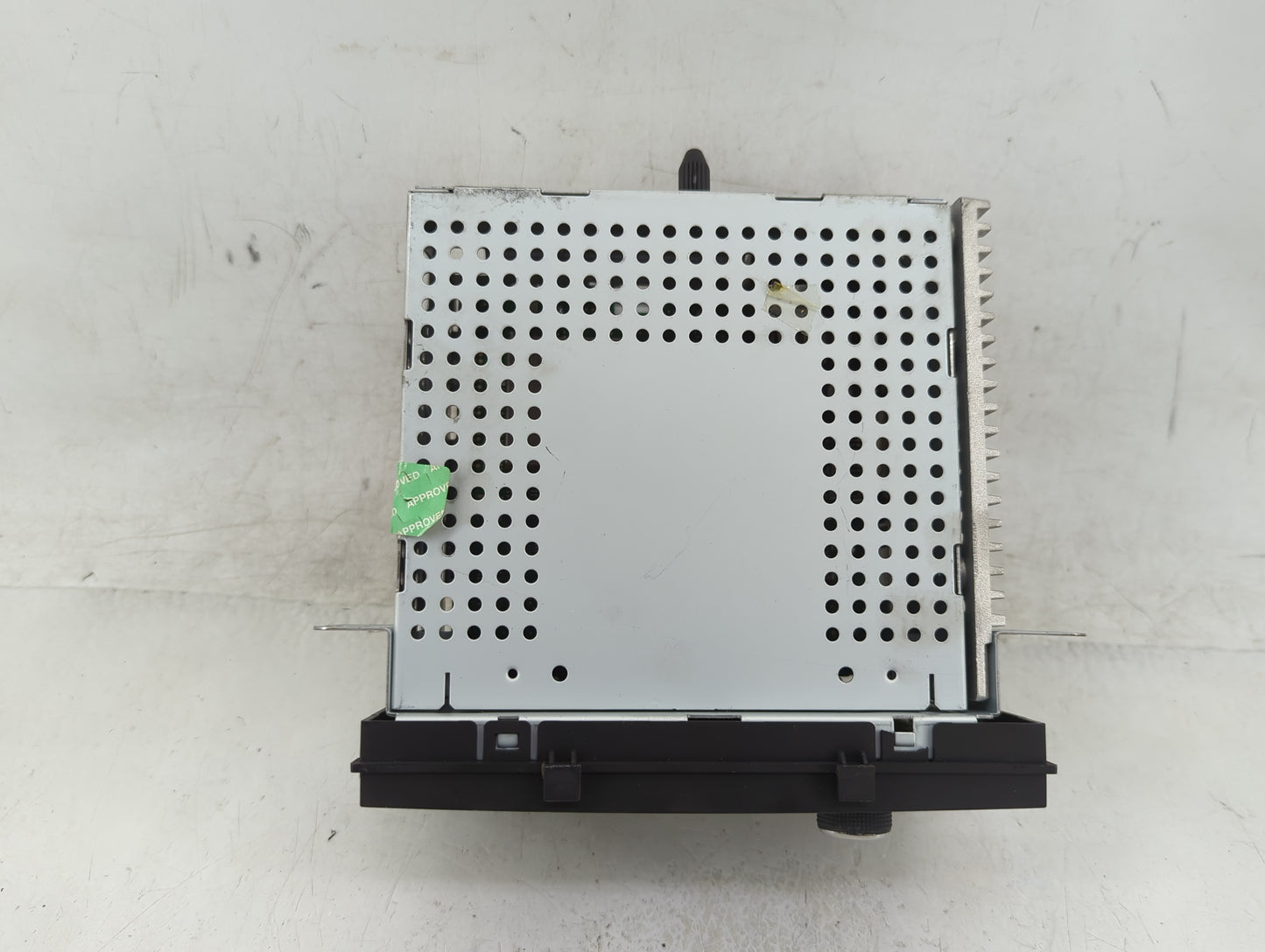 2013 Chevrolet Sonic Radio AM FM Cd Player Receiver Replacement P/N:95315709 Fits OEM Used Auto Parts - Oemusedautoparts1.co