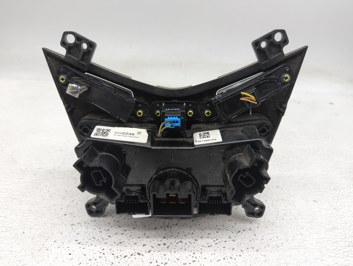 2013-2014 Chevrolet Sonic Climate Control Module Temperature AC/Heater Replacement P/N:95282239 Fits Fits 2013 2014 OEM Used