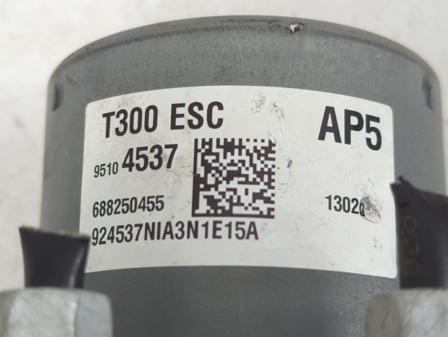 2012-2013 Chevrolet Sonic ABS Pump Control Module Replacement P/N:95104537 Fits Fits 2012 2013 OEM Used Auto Parts - Oemused
