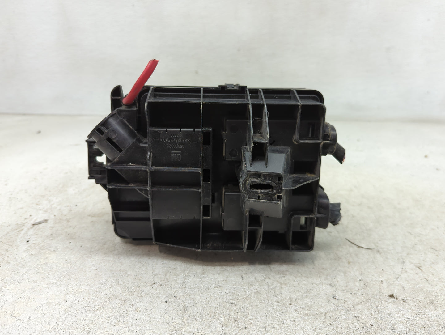 2012-2013 Chevrolet Sonic Fusebox Fuse Box Panel Relay Module P/N:95315649 Fits Fits 2012 2013 OEM Used Auto Parts - Oemused