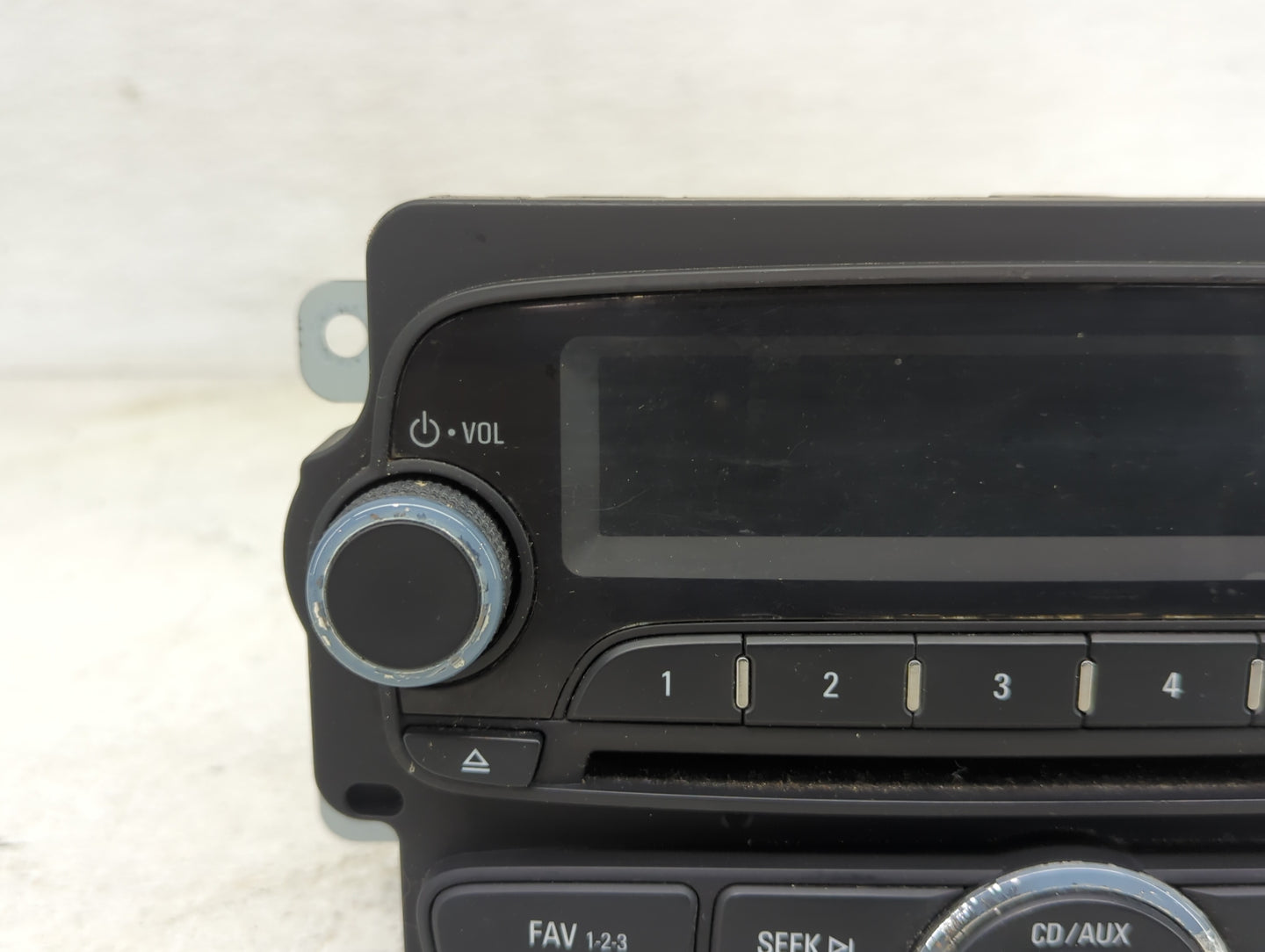 2013 Chevrolet Sonic Radio AM FM Cd Player Receiver Replacement P/N:95242290 AGC-1056AT Fits OEM Used Auto Parts - Oemusedau