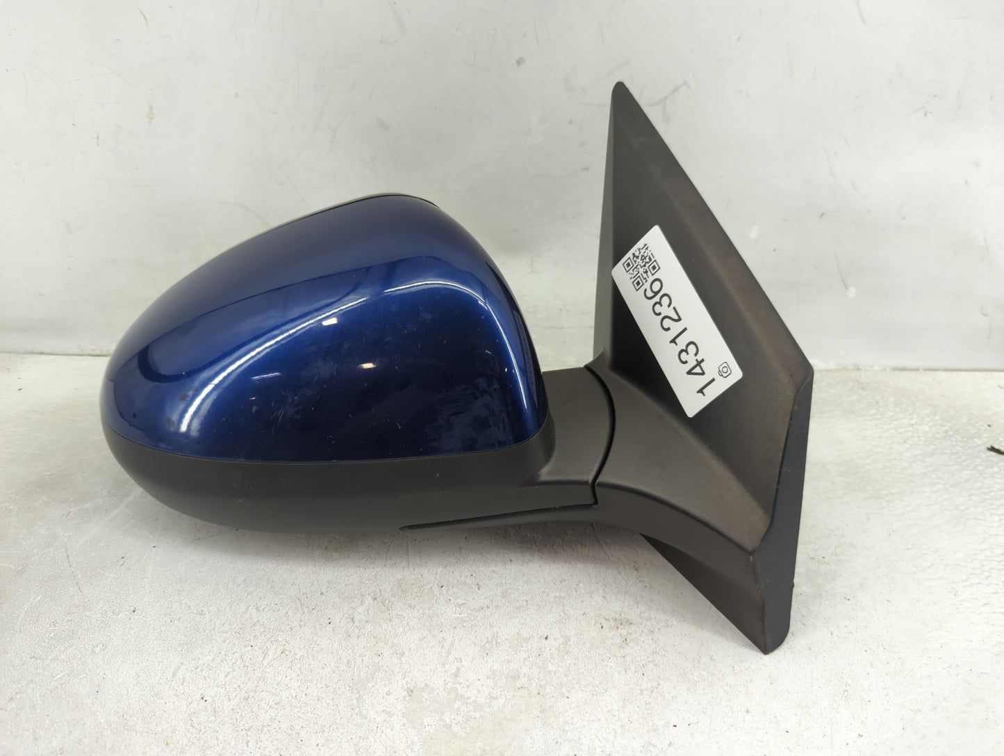 2013-2014 Chevrolet Sonic Passenger Side View Mirror - Right Door Mirror OEM Used - Oemusedautoparts1.com