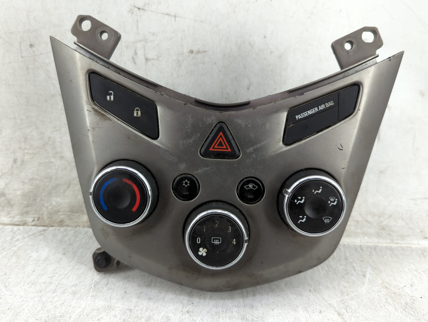 2013-2014 Chevrolet Sonic Climate Control Module Temperature AC/Heater Replacement P/N:95282239 20T382239K12 Fits Fits 2013 