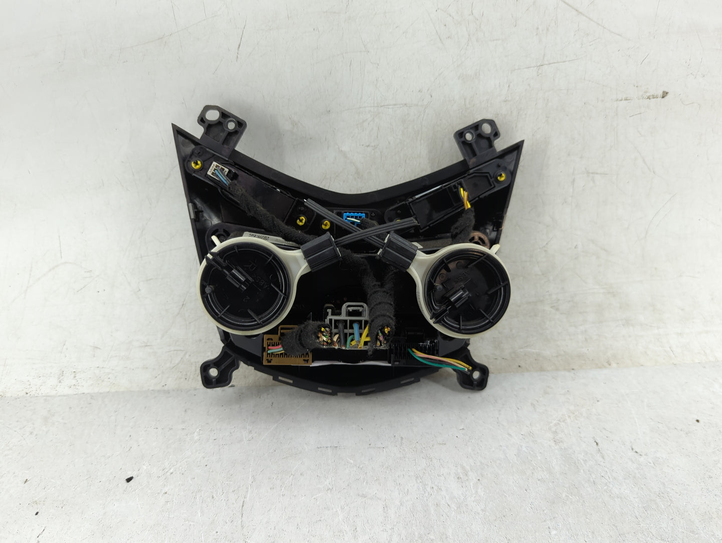 2013 Chevrolet Sonic Climate Control Module Temperature AC/Heater Replacement P/N:95282239 Fits OEM Used Auto Parts - Oemuse