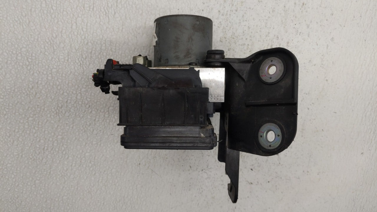 2012-2013 Chevrolet Sonic ABS Pump Control Module Replacement P/N:95173880 95104537 Fits Fits 2012 2013 OEM Used Auto Parts 