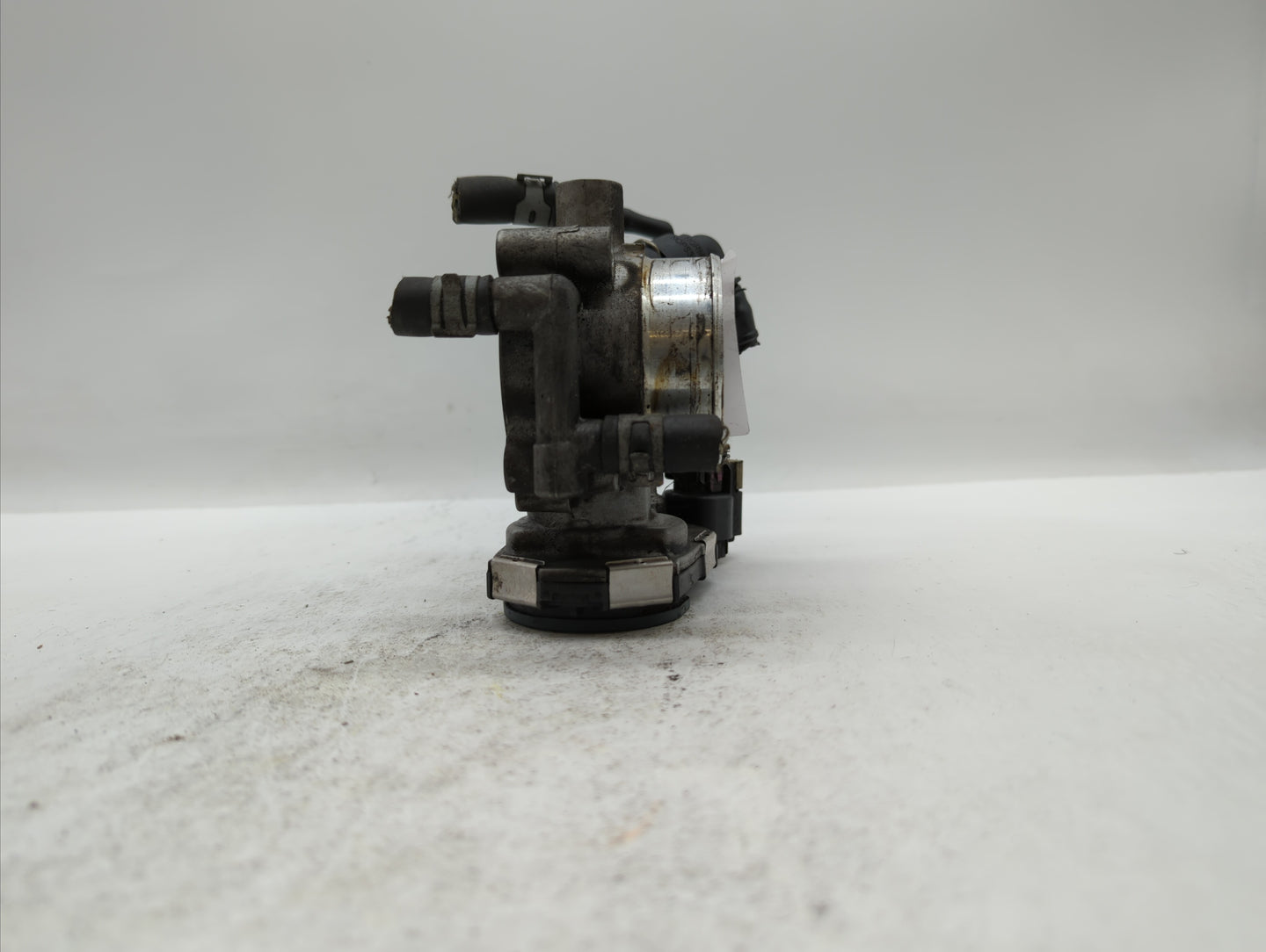 2012-2018 Chevrolet Sonic Throttle Body P/N:55577375 55561495 Fits Fits 2009 2010 2011 2012 2013 2014 2015 2016 2017 2018 OE