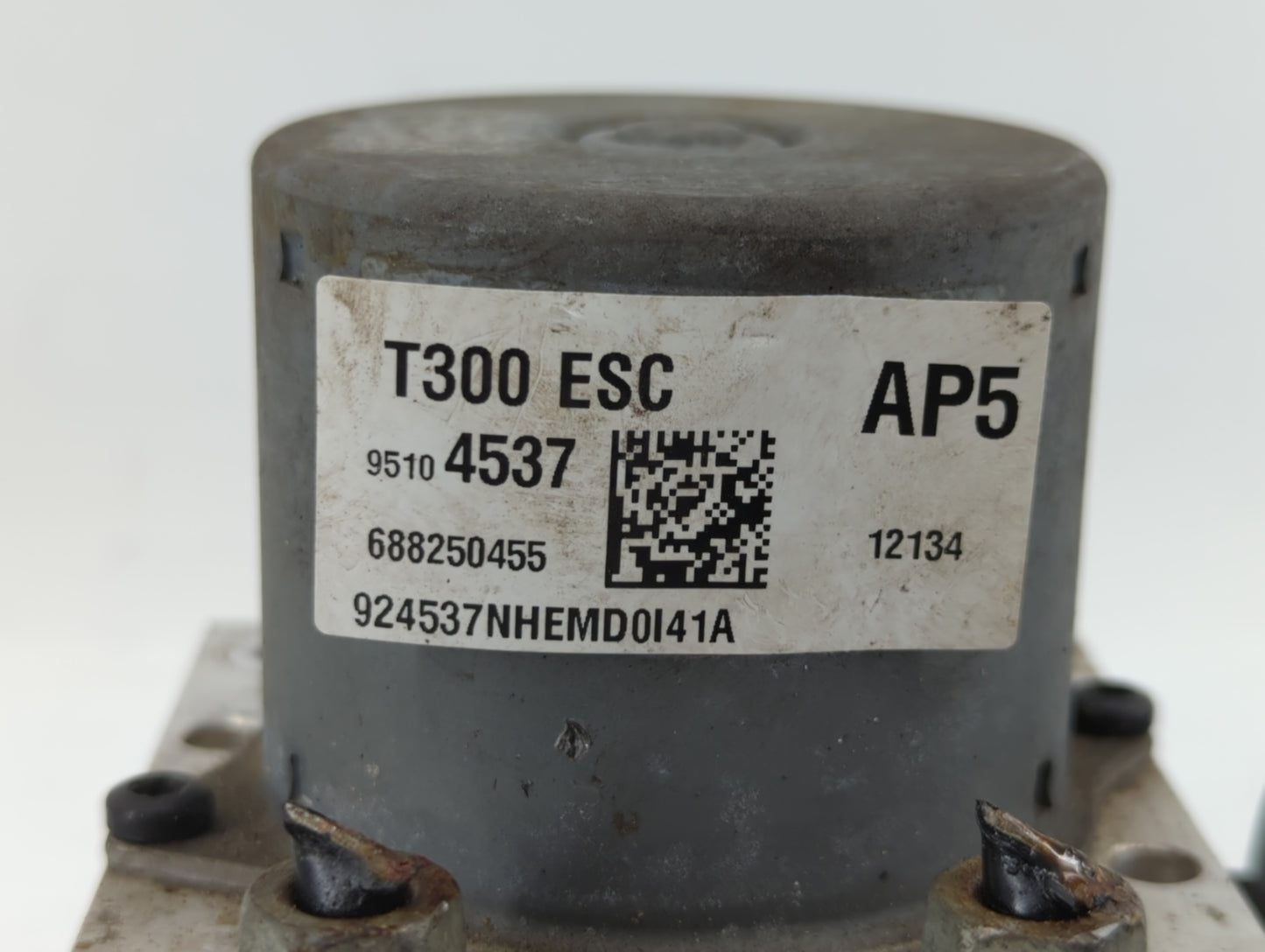 2012-2013 Chevrolet Sonic ABS Pump Control Module Replacement P/N:95173880 95104537 Fits Fits 2012 2013 OEM Used Auto Parts 