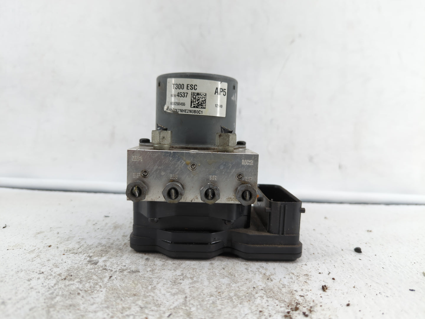 2012-2013 Chevrolet Sonic ABS Pump Control Module Replacement P/N:95173880 95104537 Fits Fits 2012 2013 OEM Used Auto Parts 