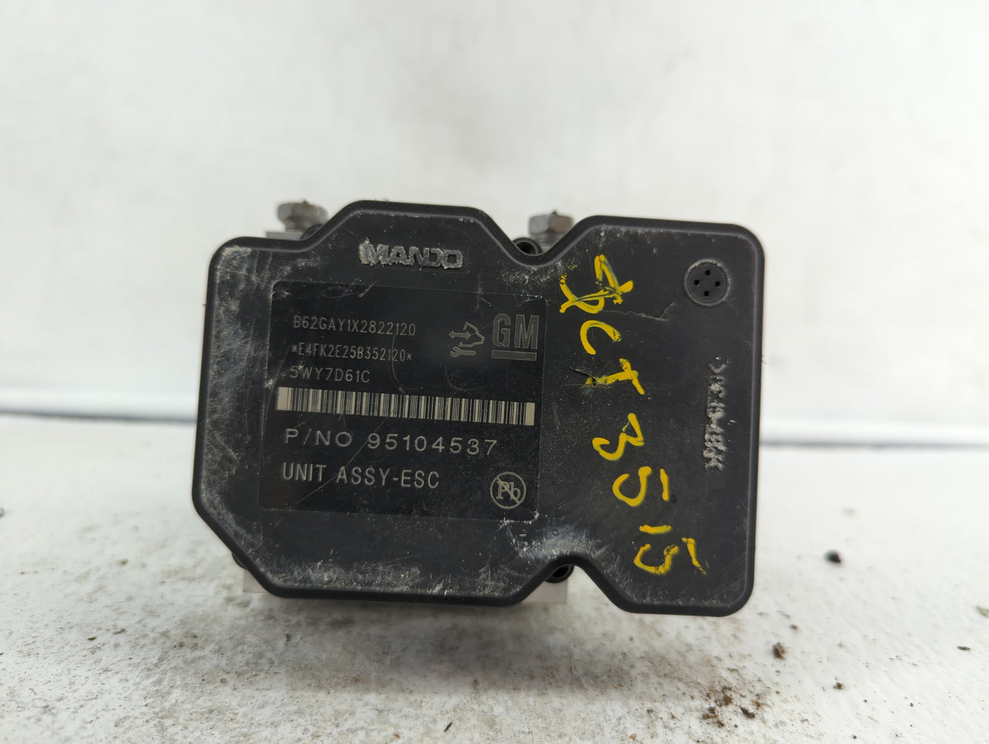 2012-2013 Chevrolet Sonic ABS Pump Control Module Replacement P/N:95173880 95104537 Fits Fits 2012 2013 OEM Used Auto Parts 