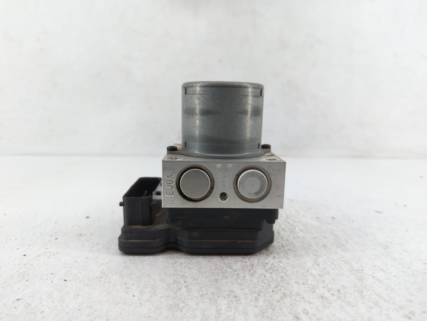 2012-2013 Chevrolet Sonic ABS Pump Control Module Replacement P/N:95173880 95104537 Fits Fits 2012 2013 OEM Used Auto Parts 