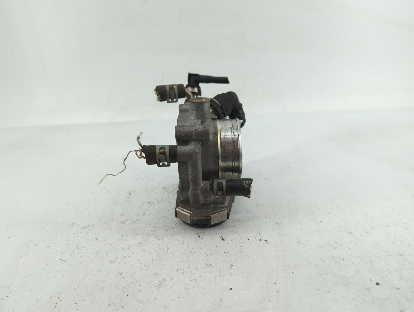 2012-2018 Chevrolet Sonic Throttle Body P/N:55577375 55561495 Fits Fits 2009 2010 2011 2012 2013 2014 2015 2016 2017 2018 OE