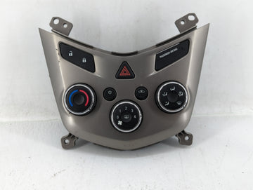 2013 Chevrolet Sonic Climate Control Module Temperature AC/Heater Replacement P/N:96892119 95332699, 95266757 Fits OEM Used 