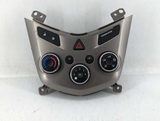 2013 Chevrolet Sonic Climate Control Module Temperature AC/Heater Replacement P/N:96892119 95332699, 95266757 Fits OEM Used 