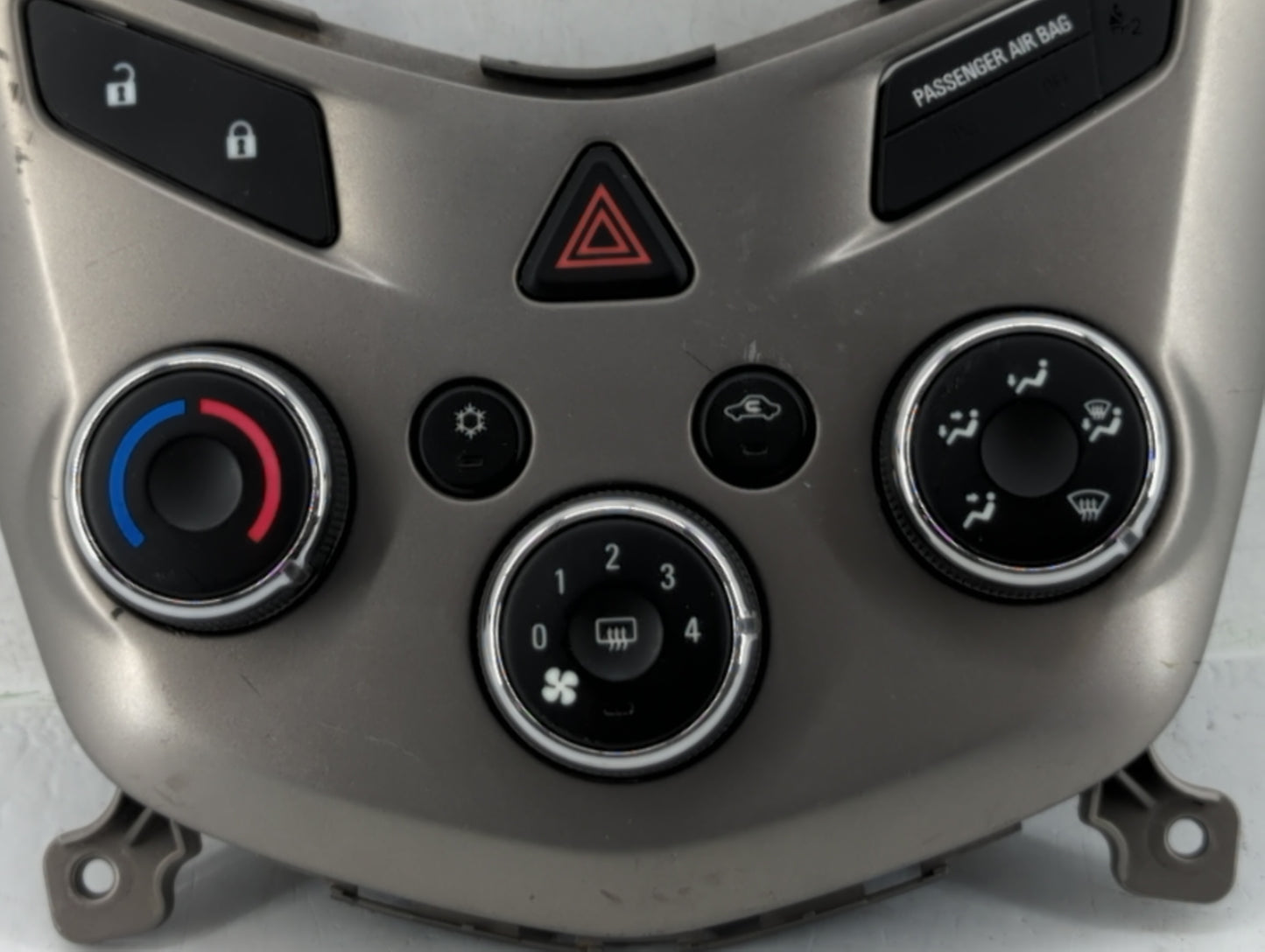 2013 Chevrolet Sonic Climate Control Module Temperature AC/Heater Replacement P/N:96892119 95332699, 95266757 Fits OEM Used 