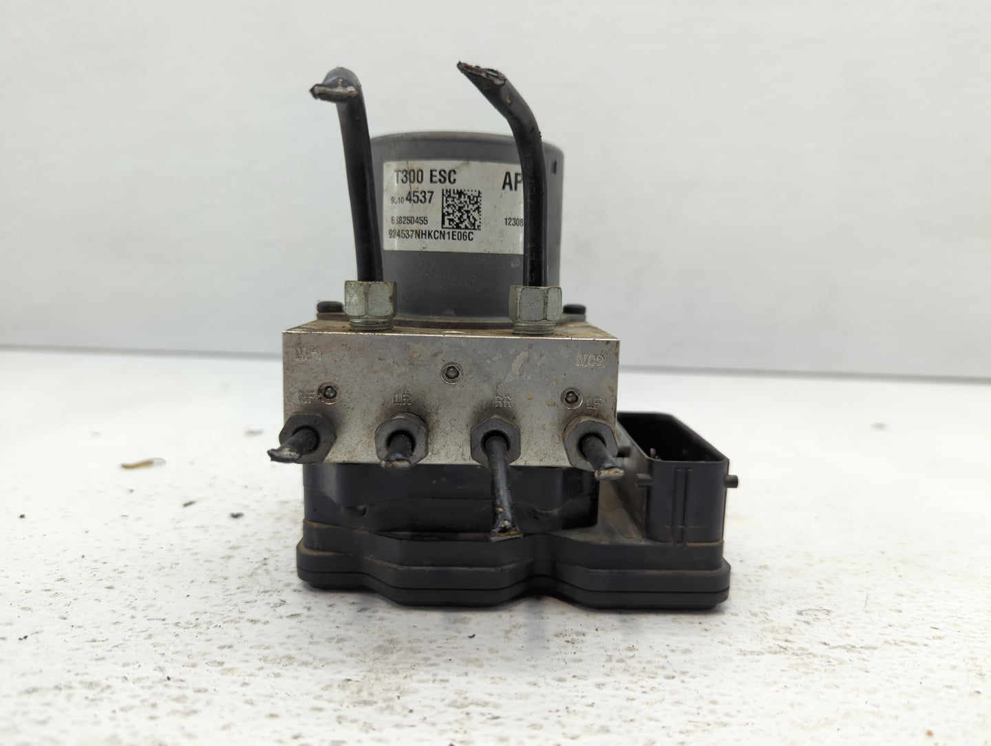 2013 Chevrolet Sonic ABS Pump Control Module Replacement P/N:95104537 Fits OEM Used Auto Parts - Oemusedautoparts1.com