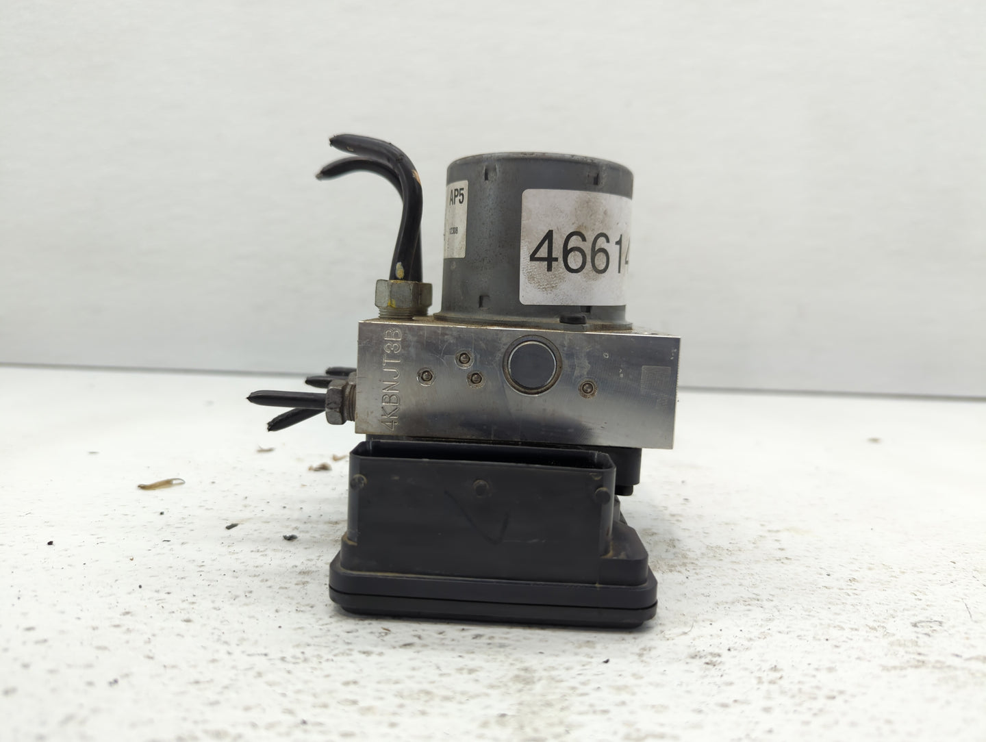 2013 Chevrolet Sonic ABS Pump Control Module Replacement P/N:95104537 Fits OEM Used Auto Parts - Oemusedautoparts1.com