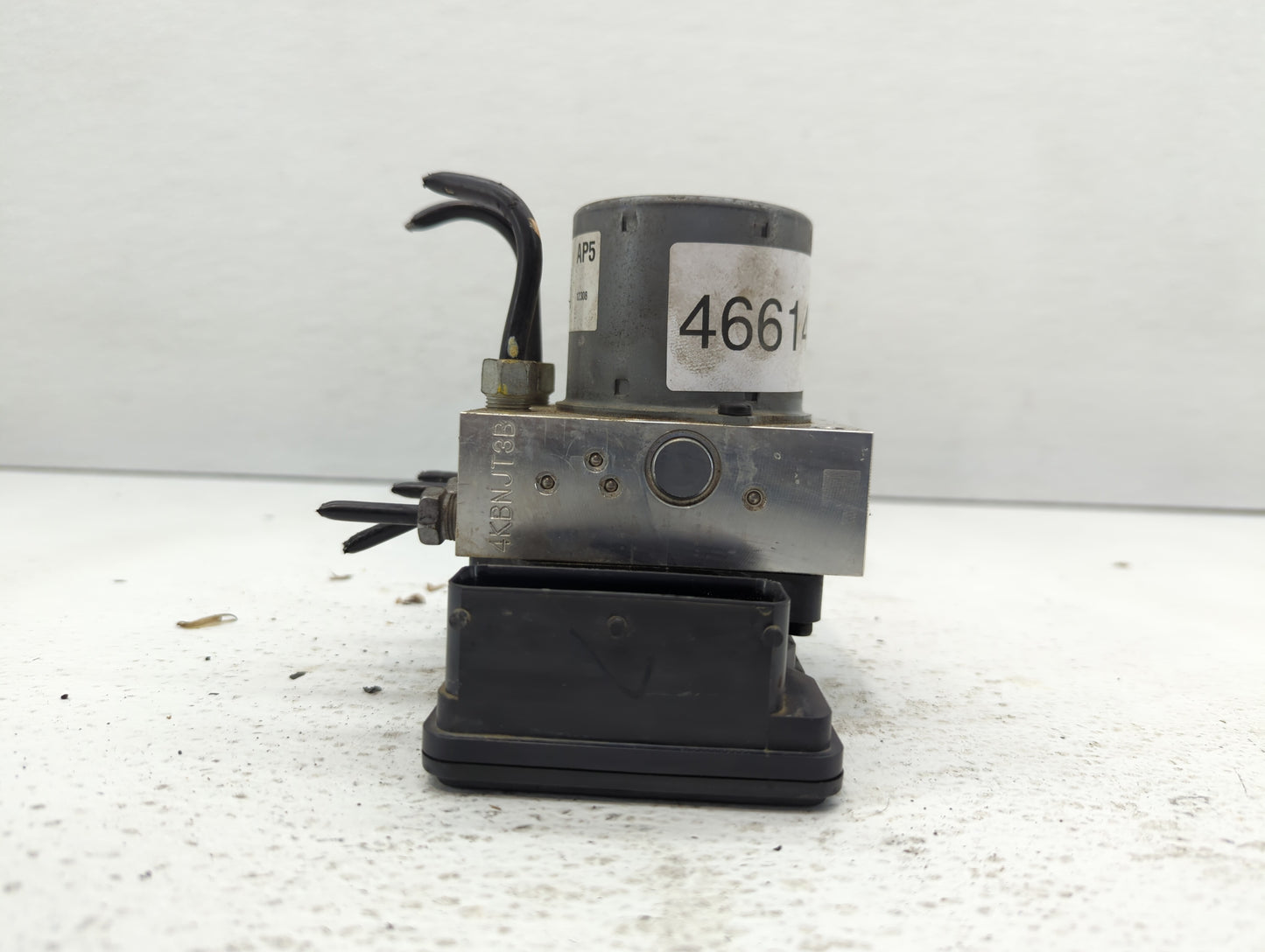 2013 Chevrolet Sonic ABS Pump Control Module Replacement P/N:95104537 Fits OEM Used Auto Parts - Oemusedautoparts1.com