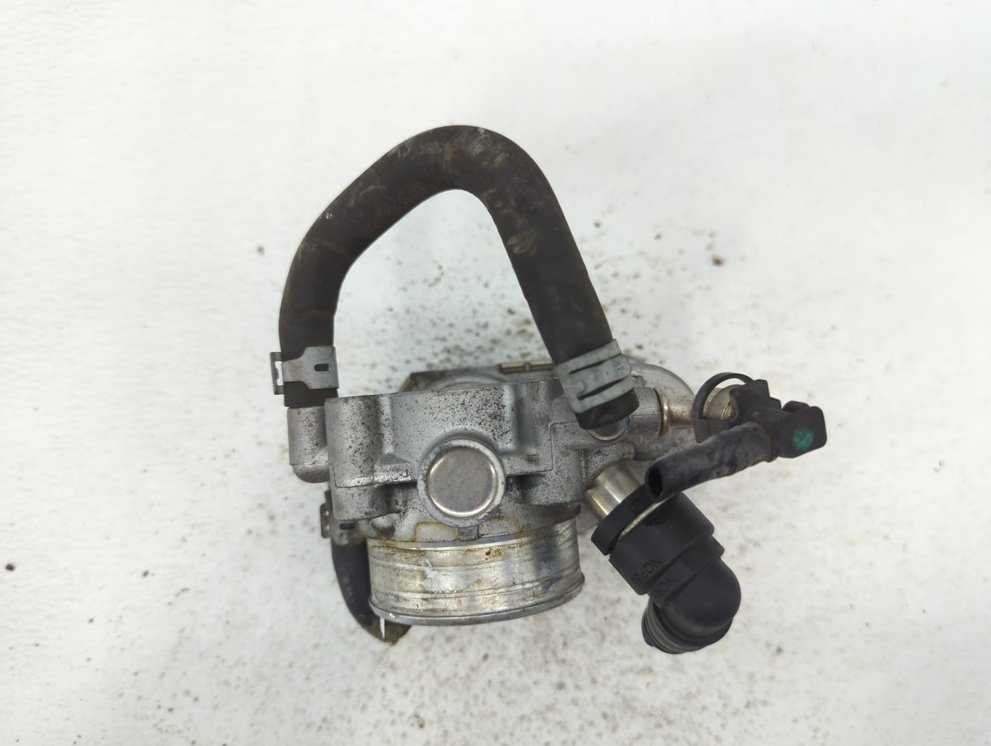 2012-2018 Chevrolet Sonic Throttle Body P/N:55561495 Fits Fits 2009 2010 2011 2012 2013 2014 2015 2016 2017 2018 OEM Used Au